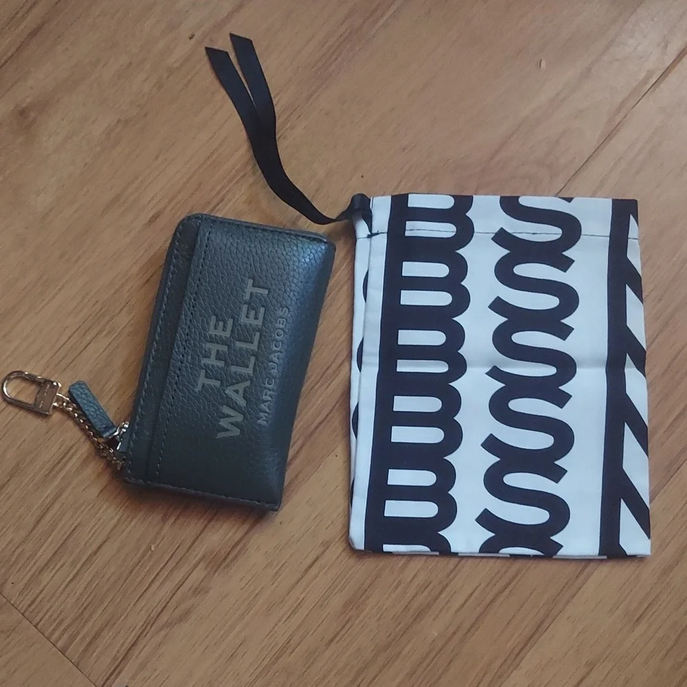 Marc Jacobs Drawstring Cloth Bag - Picture 2 of 2